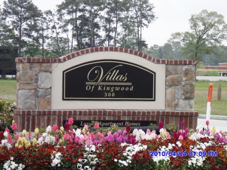 Villas of Kingwood Apartments Entrance